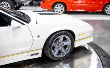 Chevrolet-Camaro-1989-Coupe-18