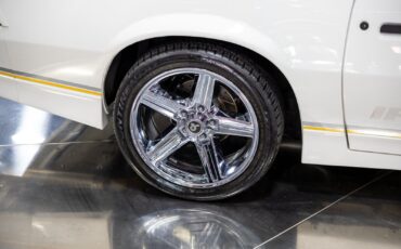 Chevrolet-Camaro-1989-Coupe-19