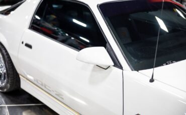 Chevrolet-Camaro-1989-Coupe-21