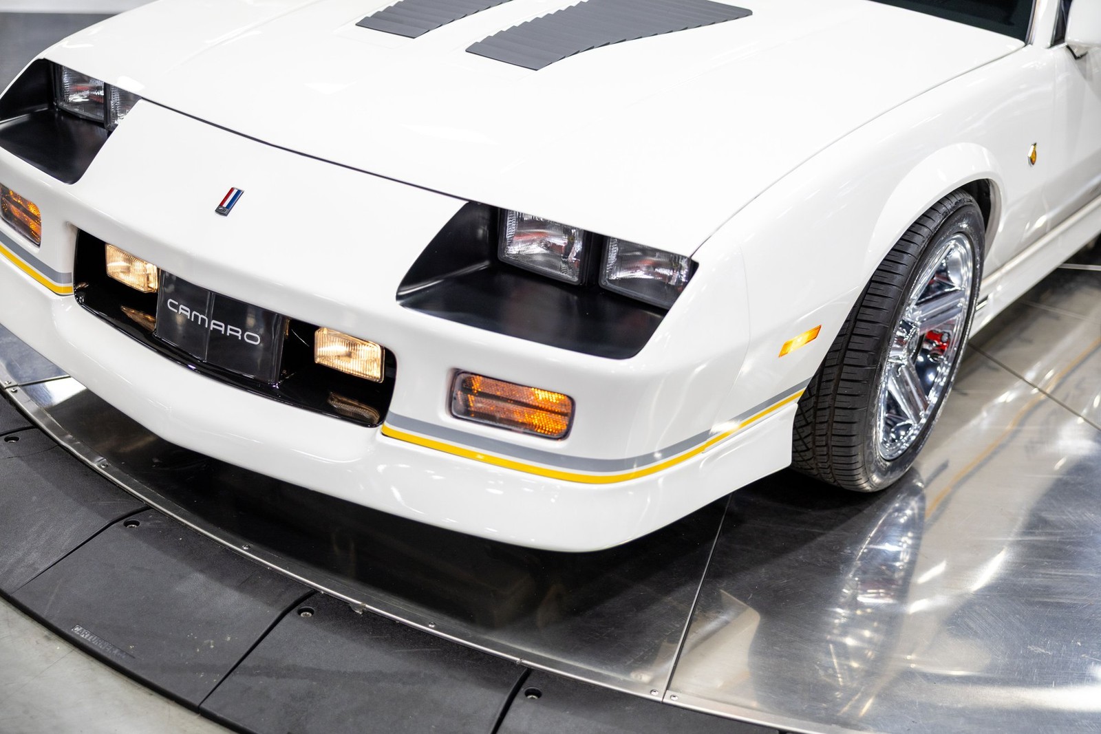 Chevrolet-Camaro-1989-Coupe-25