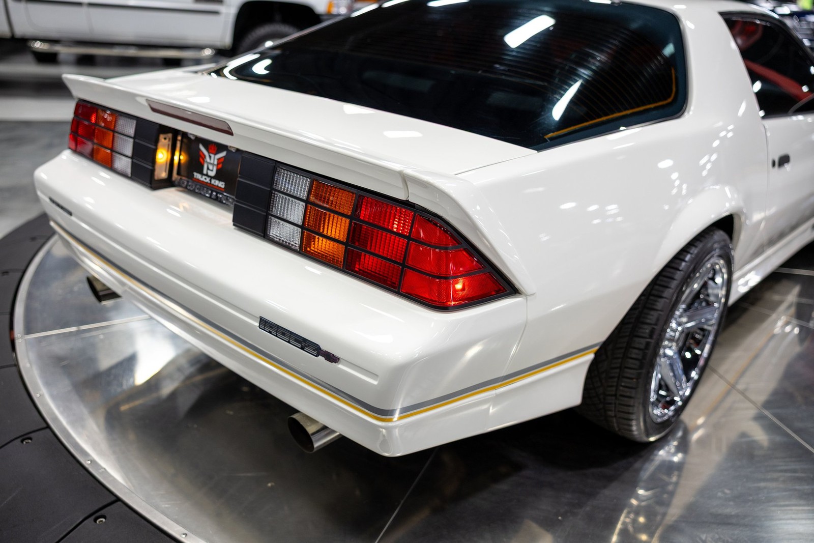 Chevrolet-Camaro-1989-Coupe-28