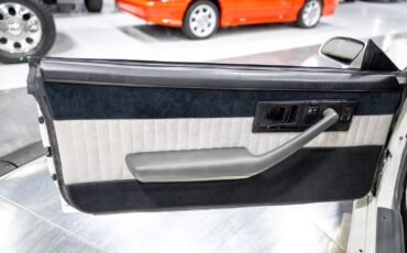 Chevrolet-Camaro-1989-Coupe-32