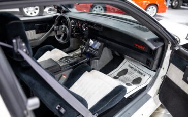 Chevrolet-Camaro-1989-Coupe-37