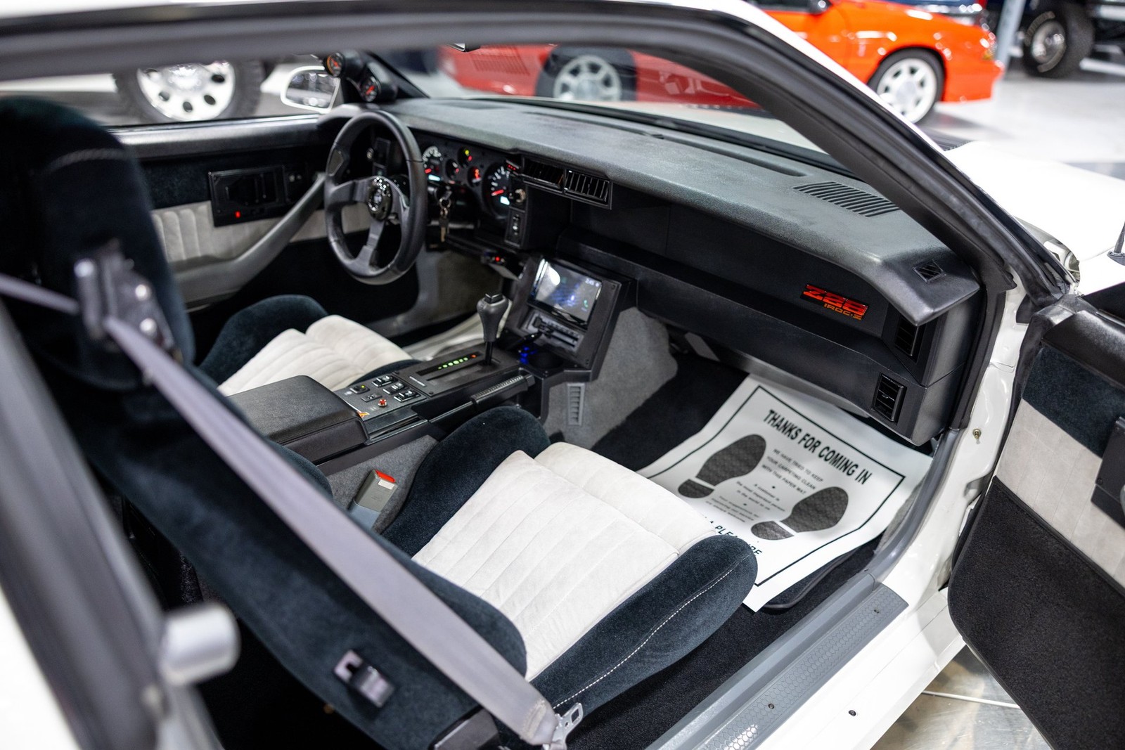 Chevrolet-Camaro-1989-Coupe-37