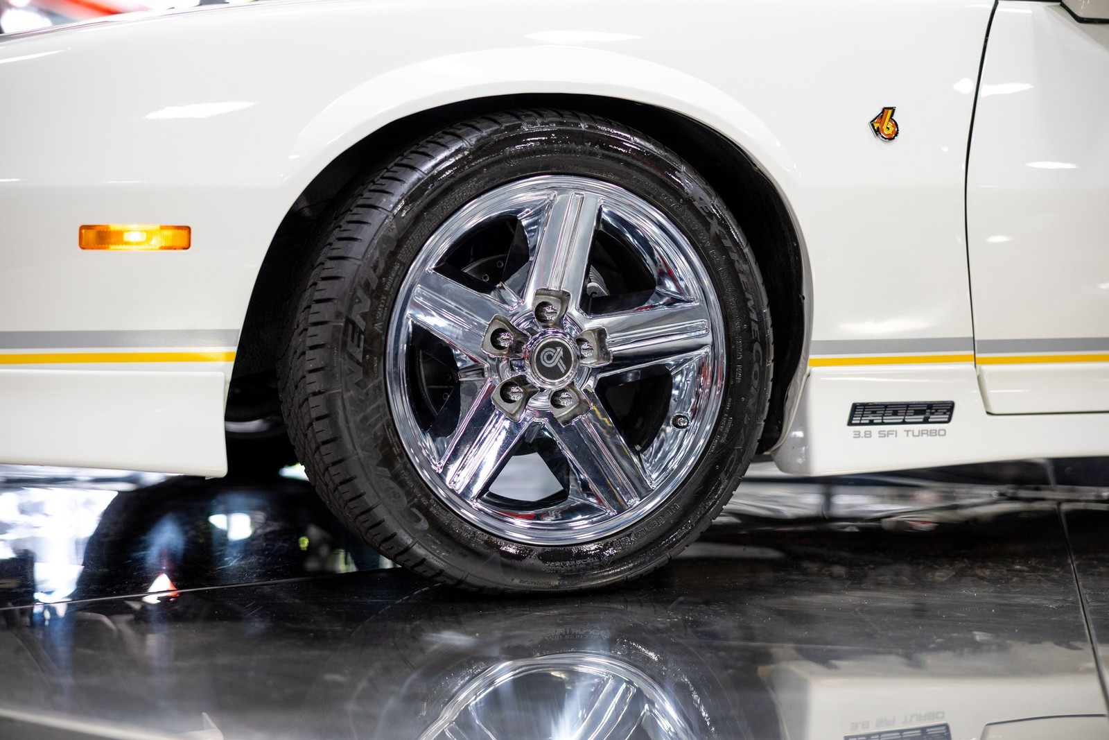 Chevrolet-Camaro-1989-Coupe-7