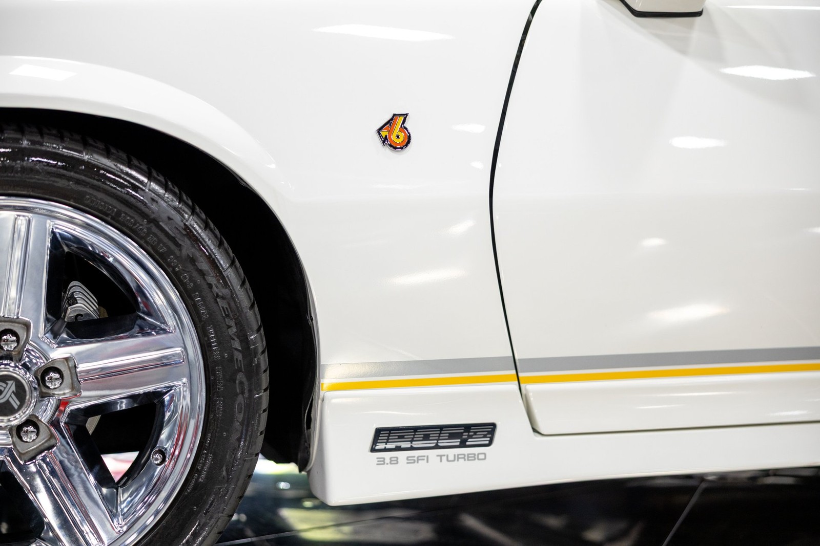 Chevrolet-Camaro-1989-Coupe-8