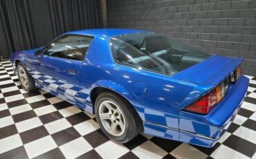 Chevrolet-Camaro-1990-Hatchback-3