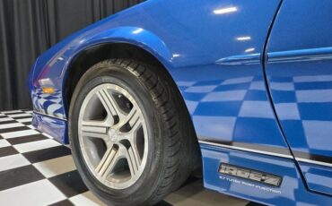 Chevrolet-Camaro-1990-Hatchback-4