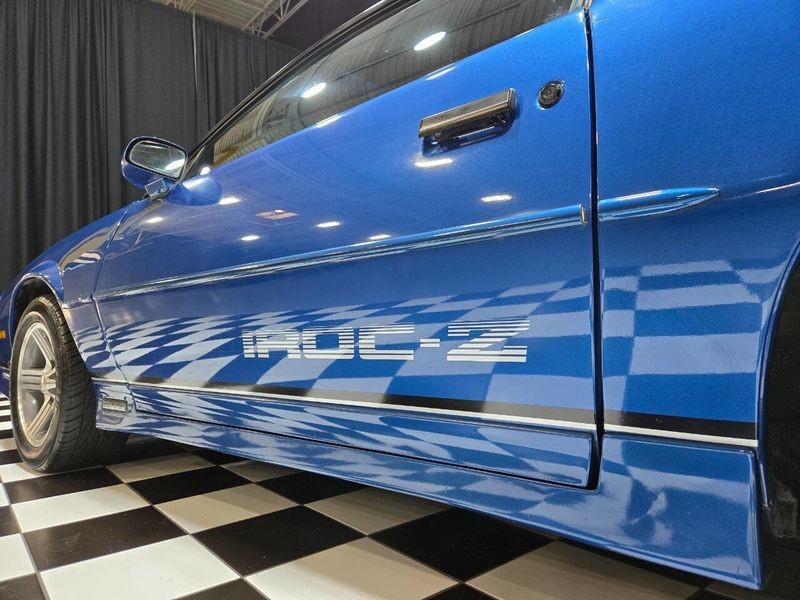 Chevrolet-Camaro-1990-Hatchback-5