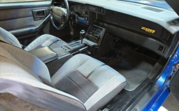 Chevrolet-Camaro-1990-Hatchback-8