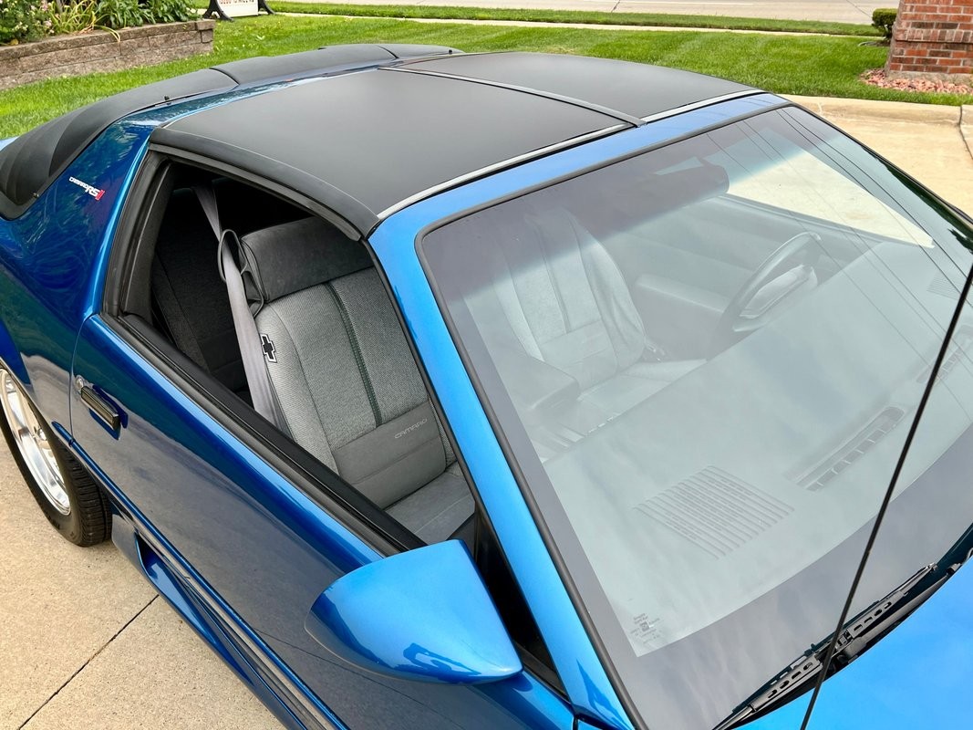 Chevrolet-Camaro-1992-Coupe-28