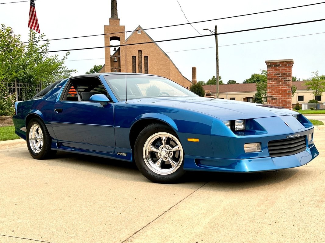Chevrolet-Camaro-1992-Coupe-4