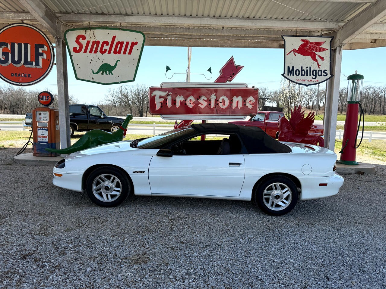 Chevrolet-Camaro-1994-Convertible-2