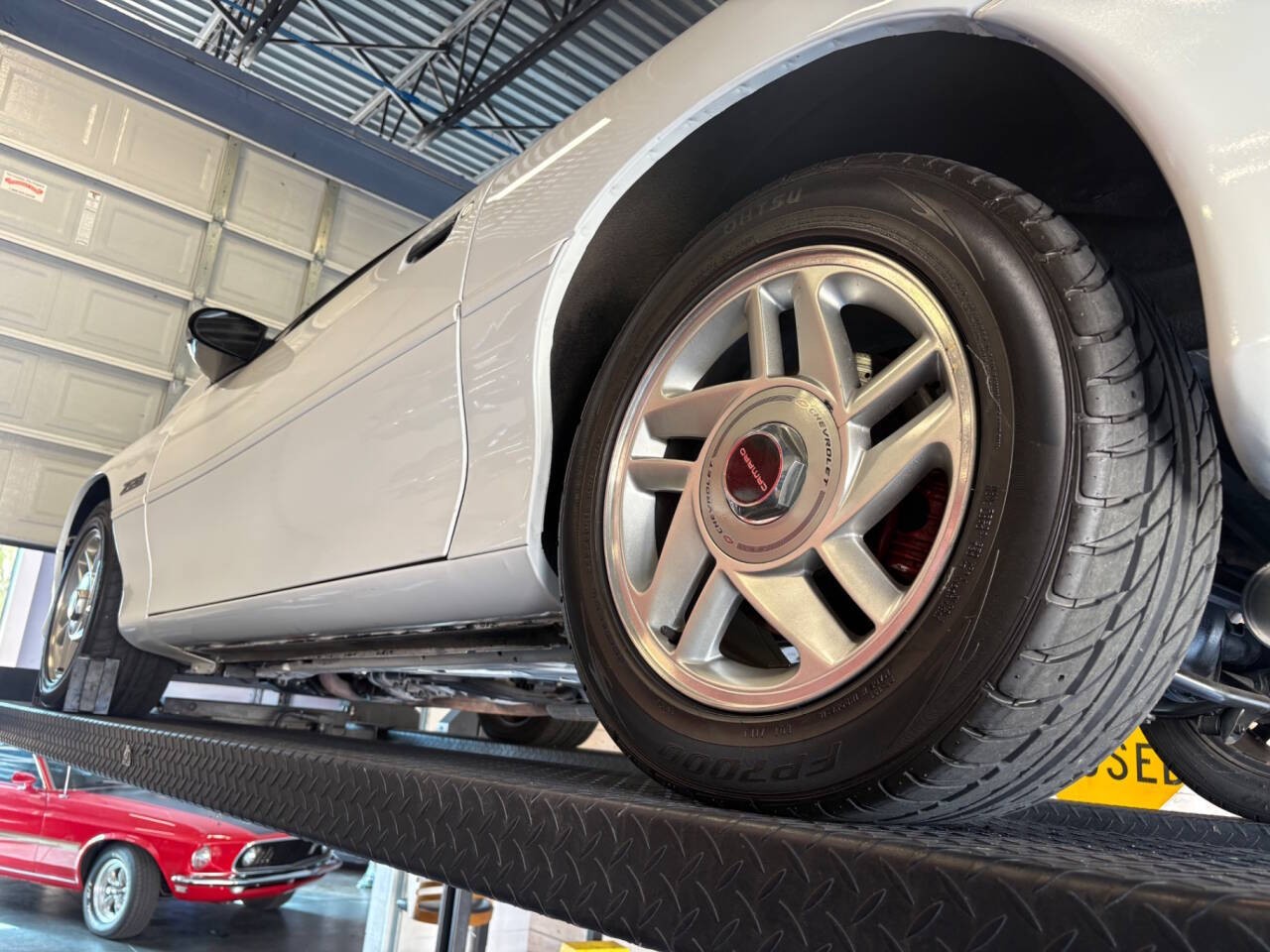 Chevrolet-Camaro-1994-Convertible-27