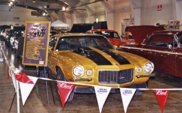 Chevrolet-Camaro-rs-z28-1972-Gold-Black-2