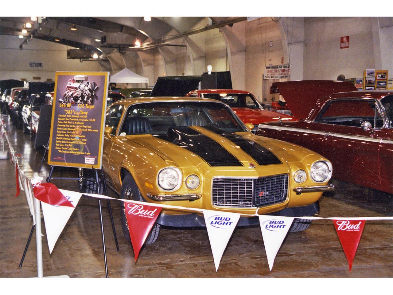 Chevrolet-Camaro-rs-z28-1972-Gold-Black-2