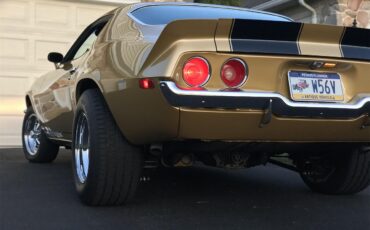 Chevrolet-Camaro-rs-z28-1972-Gold-Black-3