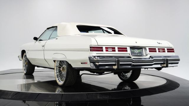 Chevrolet-Caprice-1975-13