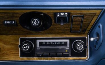 Chevrolet-Caprice-1975-24