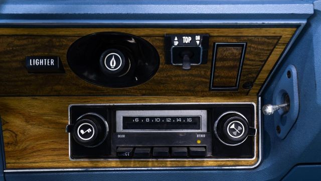 Chevrolet-Caprice-1975-24