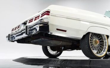 Chevrolet-Caprice-1975-29