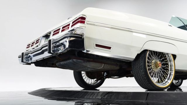 Chevrolet-Caprice-1975-29