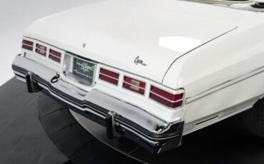 Chevrolet-Caprice-1975-30