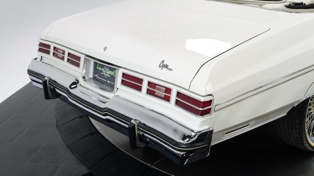 Chevrolet-Caprice-1975-30