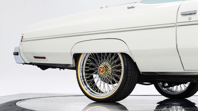 Chevrolet-Caprice-1975-35