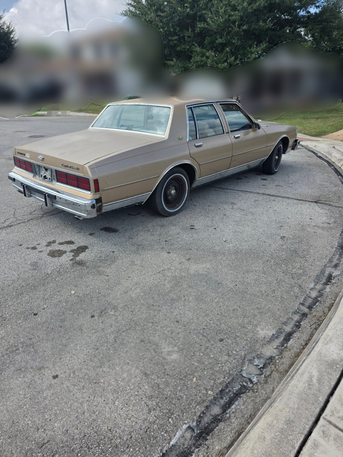 Chevrolet-Caprice-1987-Sedan-3
