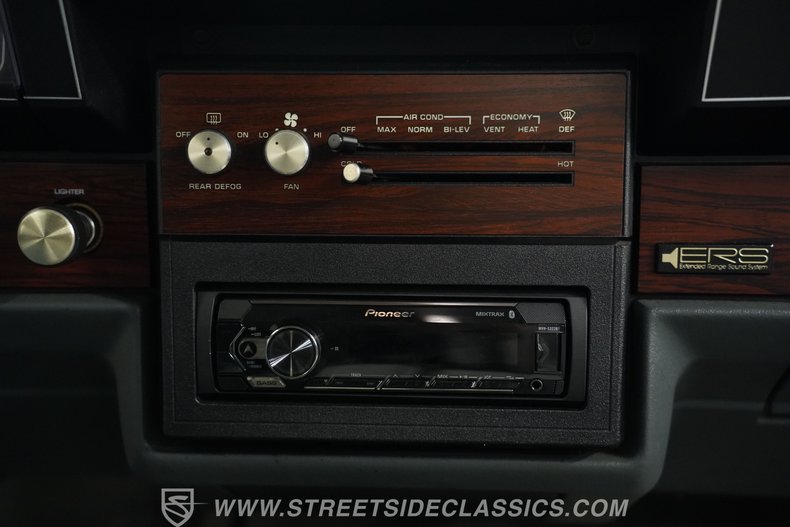 Chevrolet-Caprice-1989-Black-Medium-Dark-Gray-10