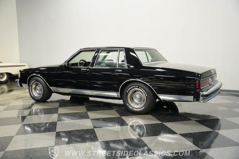 Chevrolet-Caprice-1989-Black-Medium-Dark-Gray-13