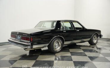 Chevrolet-Caprice-1989-Black-Medium-Dark-Gray-15