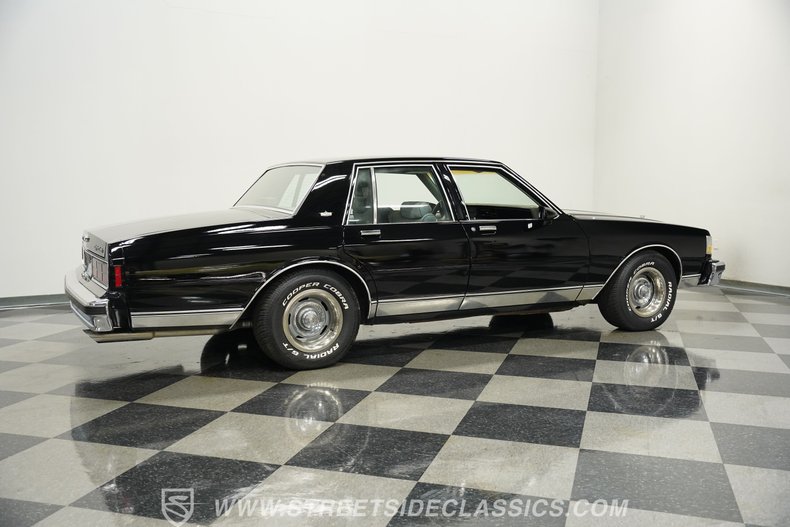 Chevrolet-Caprice-1989-Black-Medium-Dark-Gray-17