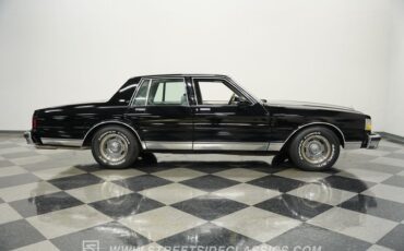 Chevrolet-Caprice-1989-Black-Medium-Dark-Gray-18