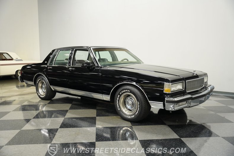 Chevrolet-Caprice-1989-Black-Medium-Dark-Gray-20
