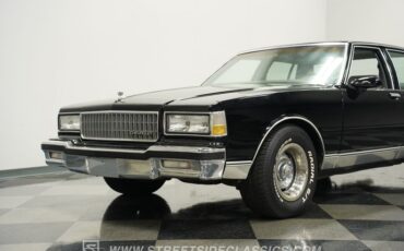 Chevrolet-Caprice-1989-Black-Medium-Dark-Gray-21