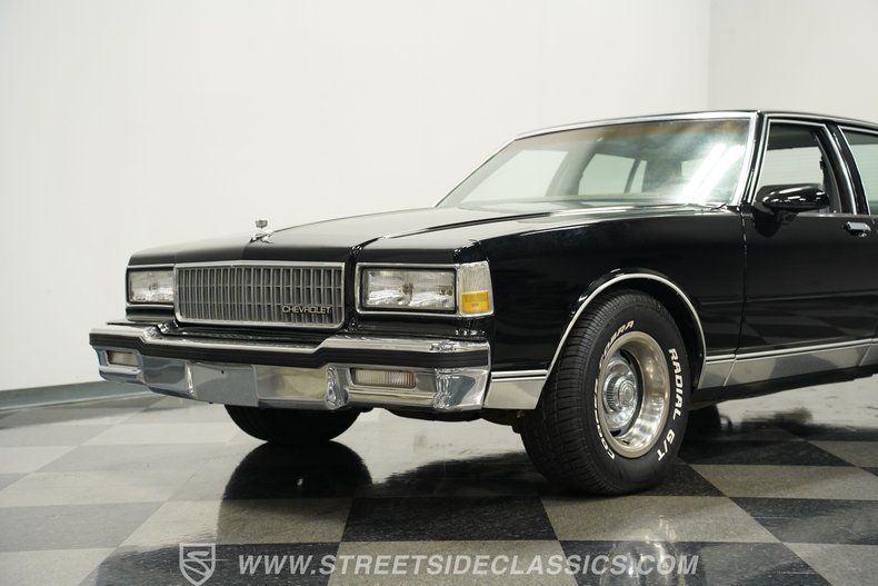 Chevrolet-Caprice-1989-Black-Medium-Dark-Gray-21