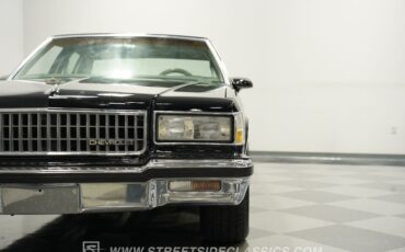 Chevrolet-Caprice-1989-Black-Medium-Dark-Gray-22