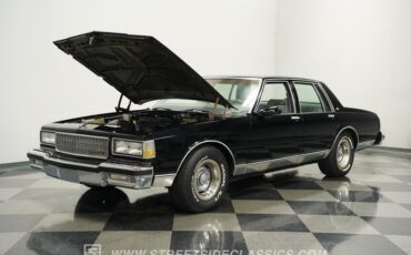 Chevrolet-Caprice-1989-Black-Medium-Dark-Gray-33