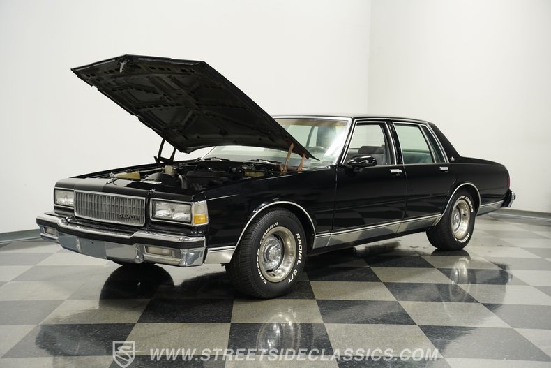 Chevrolet-Caprice-1989-Black-Medium-Dark-Gray-33