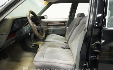 Chevrolet-Caprice-1989-Black-Medium-Dark-Gray-38