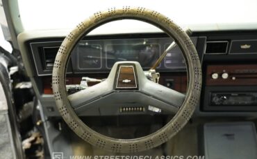 Chevrolet-Caprice-1989-Black-Medium-Dark-Gray-39