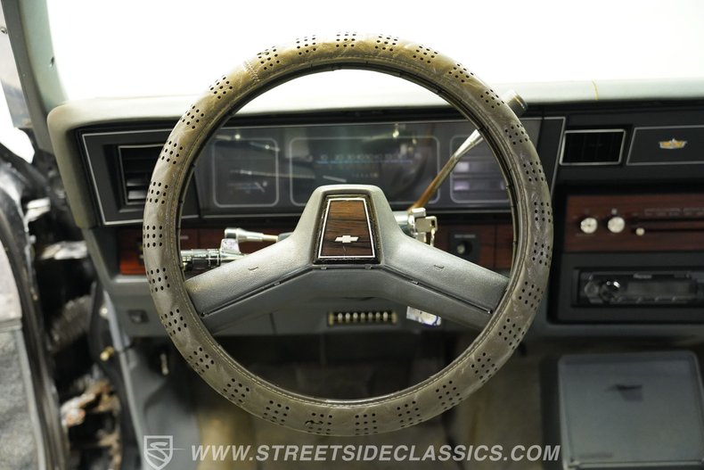 Chevrolet-Caprice-1989-Black-Medium-Dark-Gray-39