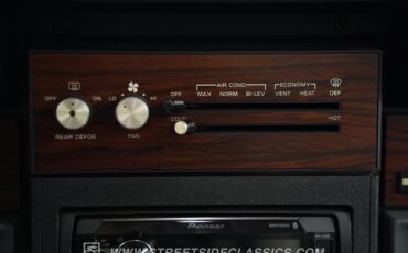 Chevrolet-Caprice-1989-Black-Medium-Dark-Gray-40