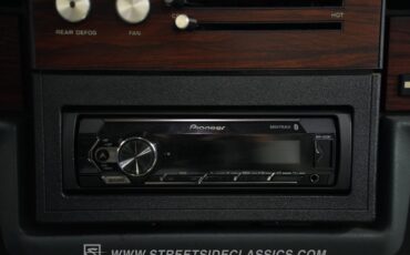 Chevrolet-Caprice-1989-Black-Medium-Dark-Gray-41