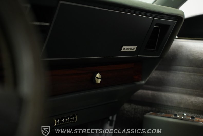 Chevrolet-Caprice-1989-Black-Medium-Dark-Gray-45