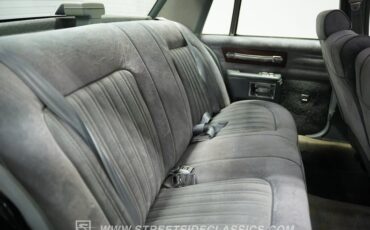 Chevrolet-Caprice-1989-Black-Medium-Dark-Gray-47