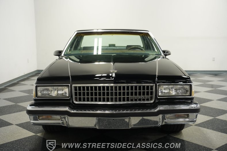 Chevrolet-Caprice-1989-Black-Medium-Dark-Gray-7