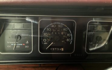 Chevrolet-Caprice-1990-Sedan-20